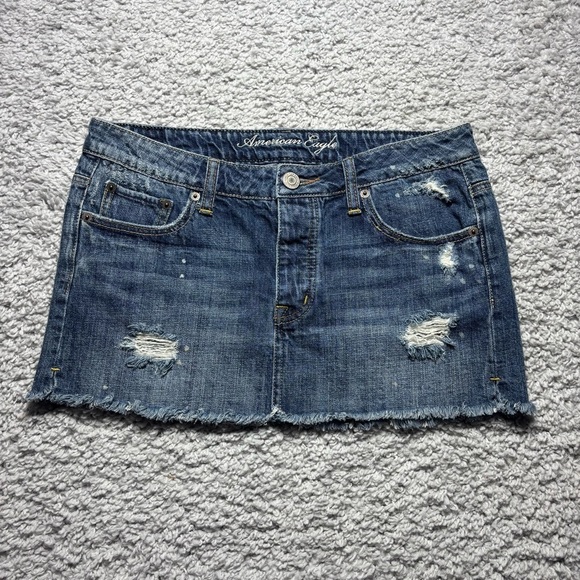 American Eagle Outfitters Dresses & Skirts - American Eagle Skirt Womens 6 Micro Button Fly Raw Hem Distressed Denim Mini